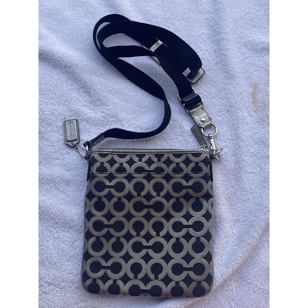 Coach Julia Black & Silver OP Art Signature & Leather Crossbody Swingpack Purse - Picture 2 of 10